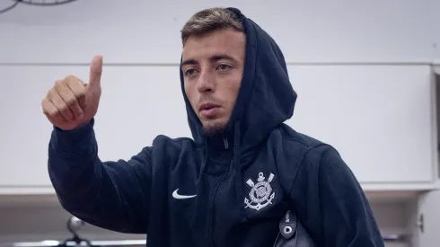 Ryan na chegada ao Estádio Nabi Abi Chedid
