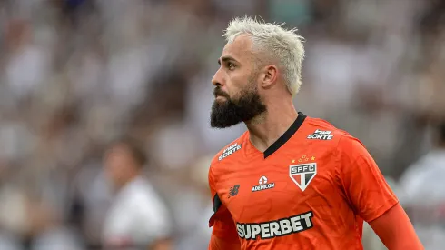 RJ – RIO DE JANEIRO – 08/12/2024 – BRASILEIRO A 2024, BOTAFOGO X SAO PAULO – Jandrei goleiro do Sao Paulo durante partida contra o Botafogo no estadio Engenhao pelo campeonato Brasileiro A 2024. Foto: Thiago Ribeiro/AGIF
