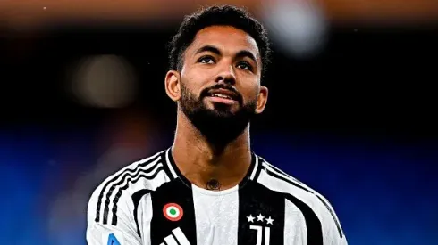 Douglas Luiz durante partida entre Genoa e Juventus, pelo Campeonato Italiano. Foto: Simone Arveda
