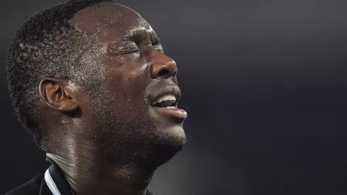 Jogador sua parceira de culpa - Foto: Thiago Ribeiro/AGIF.