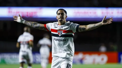  Luciano jogador do Sao Paulo comemora seu gol durante partida contra o Guarani no estadio Morumbi pelo campeonato Paulista 2025. Foto: Marco Miatelo/AGIF
