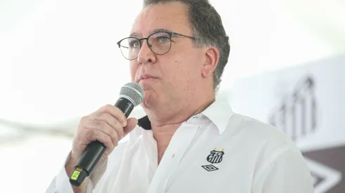 Marcelo Teixeira presidente do Santos durante lançamento do terceiro uniforme no estádio Paulo Machado de Carvalho, no bairro do Pacaembu, em São Paulo, nesta sexta-feira (13). Foto: Reinaldo Campos/AGIFLANCAMENTO DO TERCEIRO UNIFORME DO SANTOS F.C. – Marcelo Teixeira presidente do Santos durante lancamento do terceiro uniforme no estadio Paulo Machado de Carvalho, no bairro do Pacaembu, em Sao Paulo, nesta sexta-feira (13).  Foto: Reinaldo Campos/AGIF
