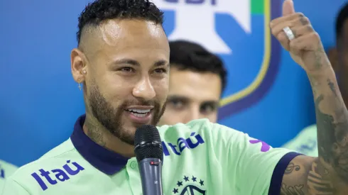 Neymar jogador do Brasil recebe homenagem  no estadio Mangueirao pelo campeonato Eliminatorias Copa Do Mundo 2026. Foto: Fernando Torres/AGIF
