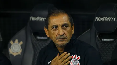SP - SAO PAULO - 03/12/2024 - BRASILEIRO A 2024, CORINTHIANS X BAHIA - Ramon Diaz tecnico do Corinthians durante partida contra o Bahia no estadio Arena Corinthians pelo campeonato Brasileiro A 2024. Foto: Marco Miatelo/AGIF
