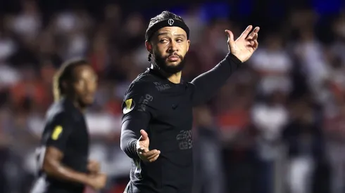Memphis Depay jogador do Corinthians durante partida contra o Sao Paulo no estadio Morumbi pelo campeonato Paulista 2025. Foto: Marcello Zambrana/AGIF