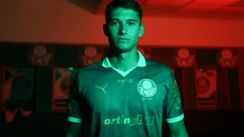 Emiliano Martínez, novo atleta da SE Palmeiras, conhece a Academia de Futebol, em São Paulo-SP. (Foto: Fabio Menotti/Palmeiras/by Canon)