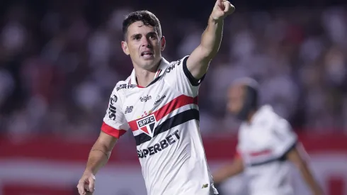 Oscar jogador do São Paulo comemora seu gol durante partida contra o Corinthians no estádio Morumbi pelo campeonato Paulista 2025. Foto: Ettore Chiereguini/AGIF