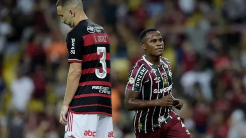 Jhon Arias jogador do Fluminense comemora seu gol durante partida contra o Flamengo no estádio Maracanã pelo campeonato Brasileiro A 2024. Foto: Alexandre Loureiro/AGIF