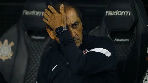 SP – SAO PAULO – 03/12/2024 – BRASILEIRO A 2024, CORINTHIANS X BAHIA – Ramon Diaz tecnico do Corinthians durante partida contra o Bahia no estadio Arena Corinthians pelo campeonato Brasileiro A 2024. Foto: Marco Miatelo/AGIF