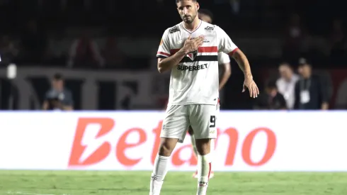 SP – SAO PAULO – 05/02/2025 – PAULISTA 2025, SAO PAULO X MIRASSOL – Calleri jogador do Sao Paulo comemora seu gol durante partida contra o Mirassol no estadio Morumbi pelo campeonato Paulista 2025. Foto: Marcello Zambrana/AGIF
