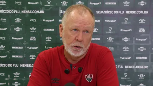 Mano Menezes projeta evolução do elenco após vitória em clássico