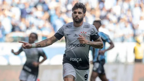 RS – PORTO ALEGRE – 0Yuri Alberto jogador do Corinthians comemora seu gol durante partida contra o Grêmio no estádio Arena do Grêmio pelo campeonato Brasileiro A 2024. Foto: Liamara Polli/AGIF