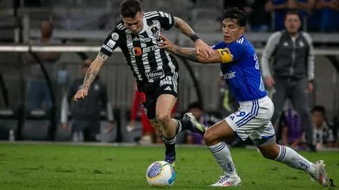MG – BELO HORIZONTE – 10/08/2024 – BRASILEIRO A 2024, CRUZEIRO X ATLETICO-MG – Bernard jogador do Atletico-MG durante partida contra o Cruzeiro no estadio Mineirao pelo campeonato Brasileiro A 2024. Foto: Fernando Moreno/AGIF