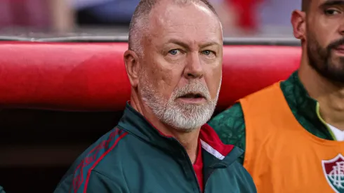 Mano Menezes técnico do Fluminense durante partida contra o Internacional no estádio Beira-Rio pelo campeonato Brasileiro A 2024. Foto: Maxi Franzoi/AGIF