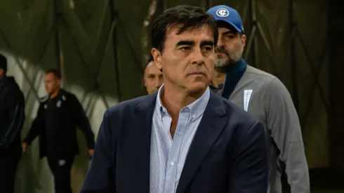 Gustavo Quinteros tecnico do Universidad Catolica durante partida contra o Gremio no estadio Arena do Gremio pelo campeonato Libertadores 2019. Foto: Jeferson Guareze/AGIF
