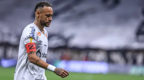 Neymar Jr. jogador do Santos durante partida contra o Corinthians no estadio Arena Corinthians pelo campeonato Paulista 2025. Foto: Marcello Zambrana/AGIF