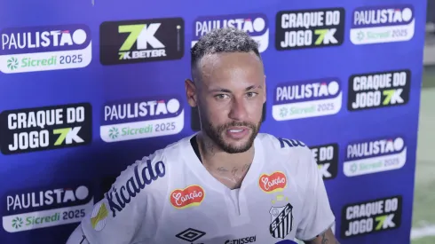 Neymar Jr. jogador do Santos deixa o campo após partida contra o Agua Santa no estádio Vila Belmiro pelo campeonato Paulista 2025. Foto: Reinaldo Campos/AGIF