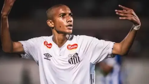 Juninho comemorando gol pelo Santos. Foto: Bruno Vaz/SFC