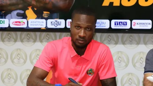 Loide Augusto quer jogar no Vasco – Foto: X / Alanyaspor