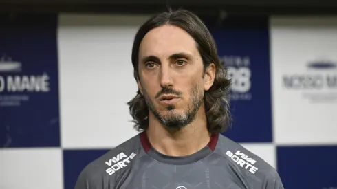 Luis Zubeldia, técnico do Sao Paulo durante partida contra o Velo Clube no estadio Mane Garrincha pelo campeonato Paulista 2025. Foto: Mateus Bonomi/AGIF