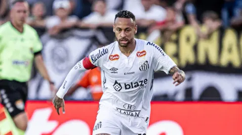 Neymar marcou um gol olímpico na vitória contra a Inter de Limeira. Foto: Raul Baretta/Santos FC