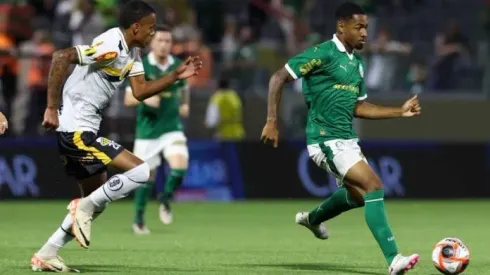 Allan Elias marca o gol da classificação do Palmeiras no Paulistão. Foto: Cesar Creco / Palmeiras