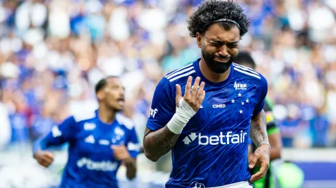 MG – BELO HORIZONTE – 16/02/2025 – MINEIRO 2025, CRUZEIRO X AMERICA-MG – Gabigol jogador do Cruzeiro comemora seu gol durante partida contra o America-MG no estadio Mineirao pelo campeonato Mineiro 2025. Foto: Fernando Moreno/AGIF