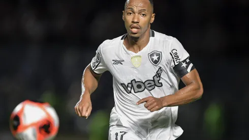 RJ – RIO DE JANEIRO – 23/02/2025 – CARIOCA 2025, VASCO X BOTAFOGO – Marlon Freitas jogador do Botafogo durante partida contra o Vasco no estadio Sao Januario pelo campeonato Carioca 2025. Foto: Thiago Ribeiro/AGIF
