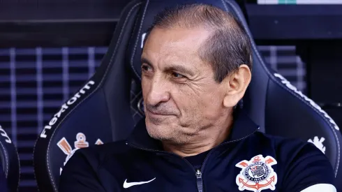 Ramón Diaz técnico do Corinthians durante partida contra o Vasco no estádio Arena Corinthians pelo campeonato Brasileiro A 2024. Foto: Marcello Zambrana/AGIFRamón Diaz técnico do Corinthians durante partida contra o Vasco no estádio Arena Corinthians pelo campeonato Brasileiro A 2024. Foto: Marcello Zambrana/AGIF