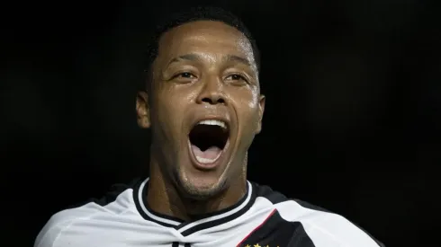 David ainda se recupera de cirurgia e não estreou pelo Vasco em 2025 – Foto: Jorge Rodrigues/AGIF