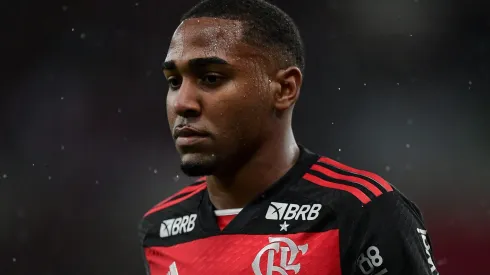 Lorran vai ficar no Flamengo em 2025
