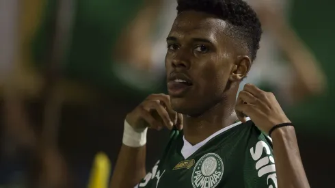 SP – SAO BERNARDO DO CAMPO – 01/03/2025 – PAULISTA 2025, SAO BERNARDO X PALMEIRAS – Estevao jogador do Sao Bernardo comemora seu gol durante partida contra o Palmeiras no estadio Primeiro de Maio pelo campeonato Paulista 2025. Foto: Anderson Romao/AGIF