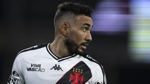Payet, jogador do Vasco, durante partida contra o Flamengo, pelo Campeonato Carioca. Foto: Jorge Rodrigues/AGIF.
