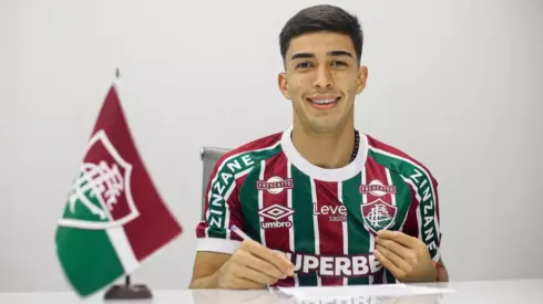 Lezcano com a camisa do Fluzão (Foto: Lucas Merçon/FFC / Esporte News Mundo)
