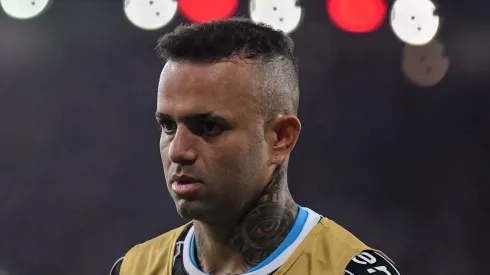 Luan, ídolo e meia ex-Grêmio