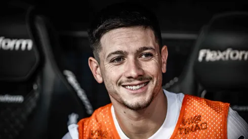 SP – SAO PAULO – 02/03/2025 – PAULISTA 2025, CORINTHIANS X MIRASSOL – Rodrigo Garro jogador do Corinthians durante chegada da equipe para partida contra o Mirassol no estadio Arena Corinthians pelo campeonato Paulista 2025. Foto: Leonardo Lima/AGIF