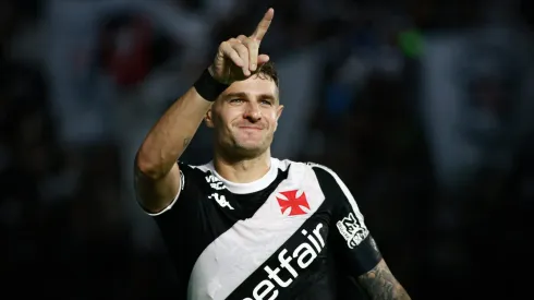 Vegetti, artilheiro do Carioca, comemora gol diante do Botafogo. Foto: Matheus Lima/Vasco.