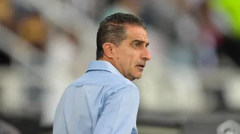 Renato Paiva técnico do Bahia durante partida contra o Botafogo no estádio Engenhão pelo campeonato Brasileiro A 2023. Foto: Thiago Ribeiro/AGIF