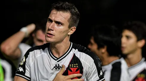 Milan ainda quer Piton – Foto: Thiago Ribeiro/AGIF.