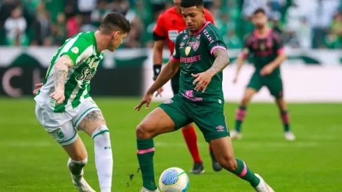 Kauã Elias, atacante do Fluminense, em ação durante o confronto contra o Juventude no Alfredo Jaconi, pelo Brasileiro de 2024. Foto: Luiz Erbes/AGIF
