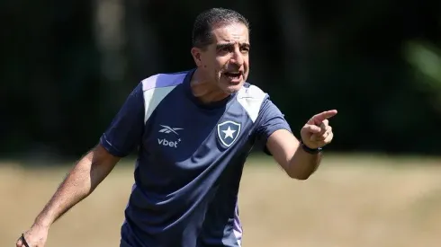 Renato Paiva é o atual técnico do Botafogo. Foto: Vitor Silva/Botafogo
