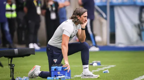 Luis Zubeldia técnico do São Paulo durante partida contra o Grêmio no estádio Arena do Grêmio pelo campeonato Brasileiro A 2024. Foto: Maxi Franzoi/AGIF