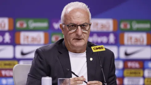 Dorival detalhou convocação de Danilo