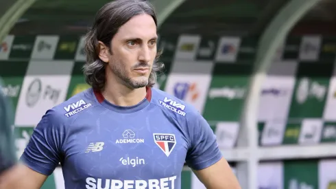 Luis Zubeldia técnico do São Paulo durante partida contra o Palmeiras no estádio Arena Allianz Parque pelo campeonato Paulista 2025. Foto: Marcello Zambrana/AGIF