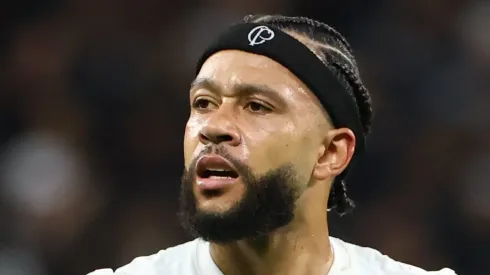 Depay teve discussão quente no vestiário do Timão.