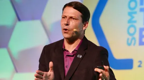 Leonardo Gaciba aponta erro a favor do Palmeiras – Foto: Lucas Figueiredo/CBF.