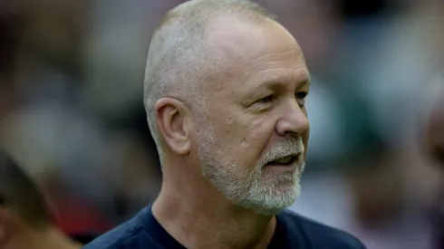 Mano Menezes técnico do Fluminense durante partida contra o Flamengo no estádio Maracanã pelo campeonato Carioca 2025. Foto: Alexandre Loureiro/AGIF
