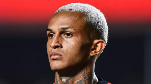 Wesley pelo Flamengo em partida do Brasileirão. Foto: Roberto Casimiro/Fotoarena