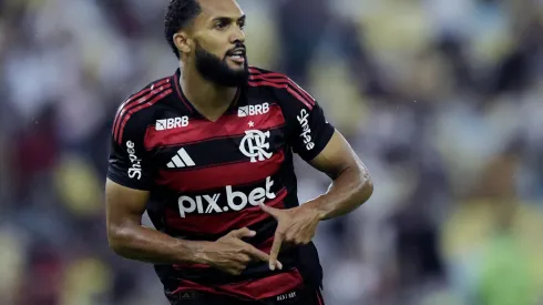 Juninho jogador do Flamengo comemora seu gol durante partida contra o Fluminense no estádio Maracanã pelo campeonato Carioca 2025. Foto: Alexandre Loureiro/AGIF