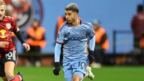 Santiago Rodríguez pelo New York em partida da MLS. Foto: Photo: Gordon Donovan